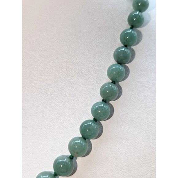 VTG Silvertone Green Jade Hand Knotted Cord Graduated Beaded 18" Necklace 39.6g - Picture 5 of 8
